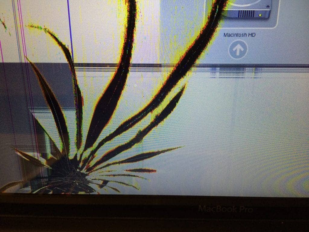 A1286 MacBook Pro LCD Replacement 2 A1286 15 inch MacBook Pro LCD Cracked