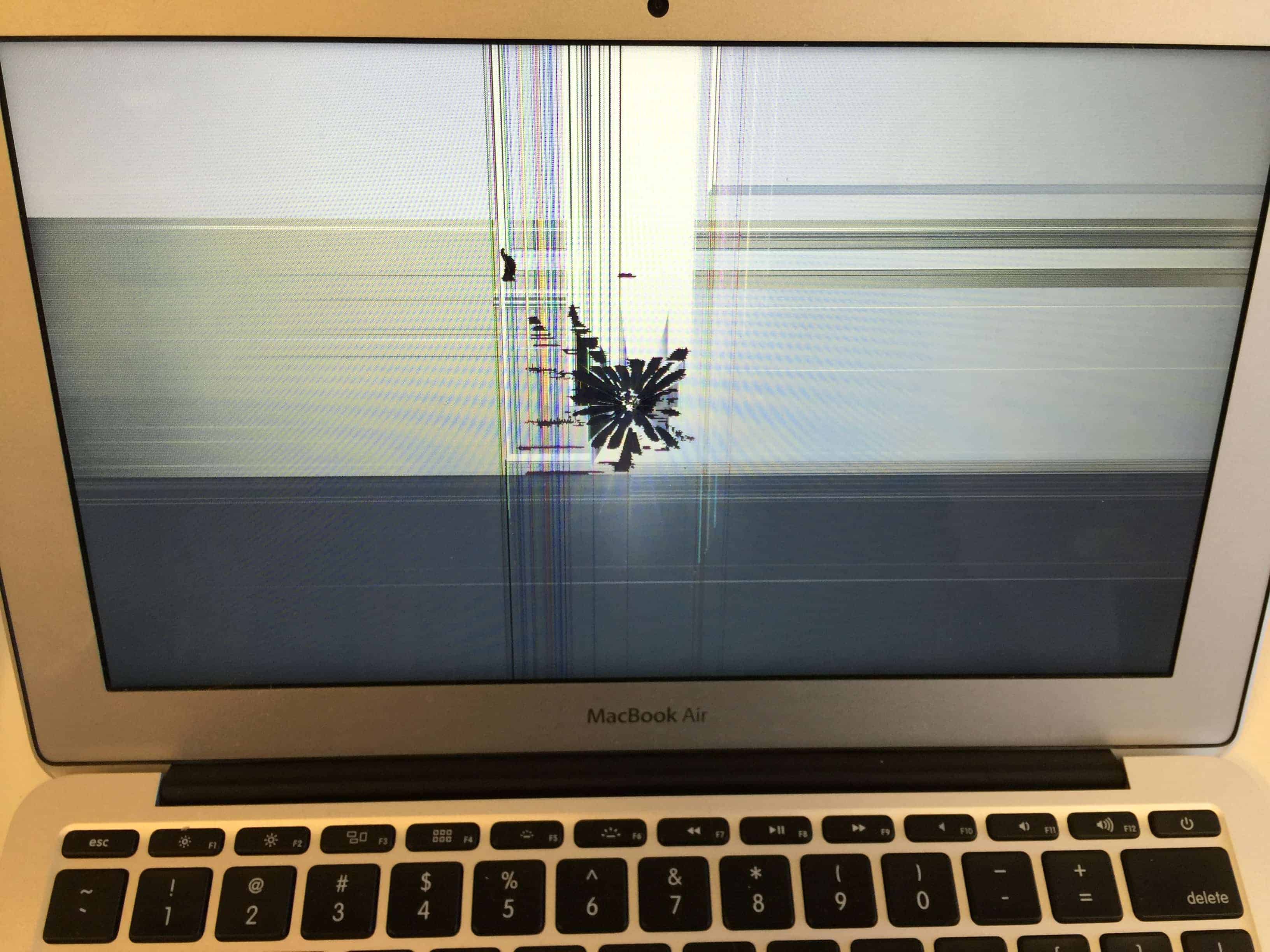 MacBookAirLCDCracked