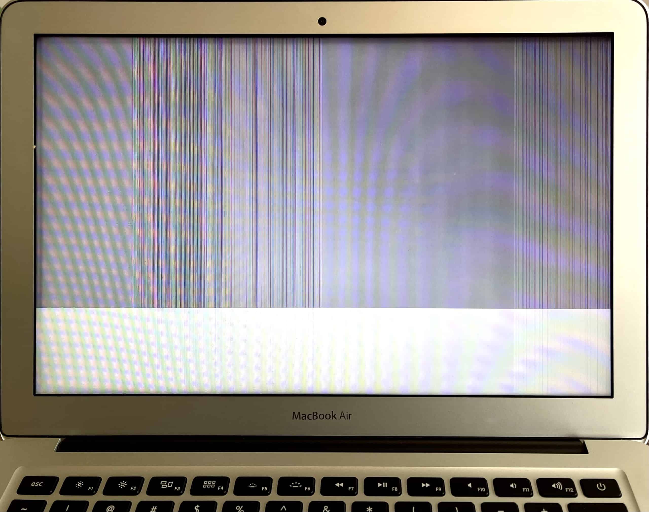 Failed LCD on MacBook Air 2017 scaled
