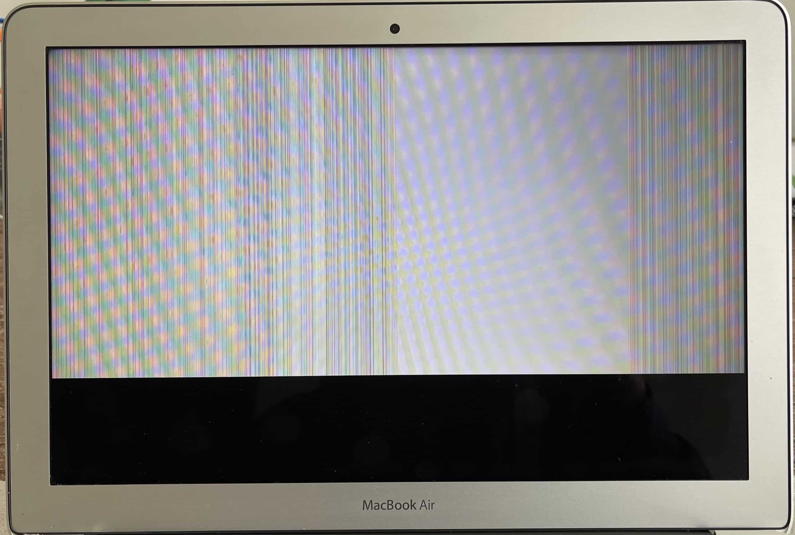 MacBook Air 13 with bad LCD scaled