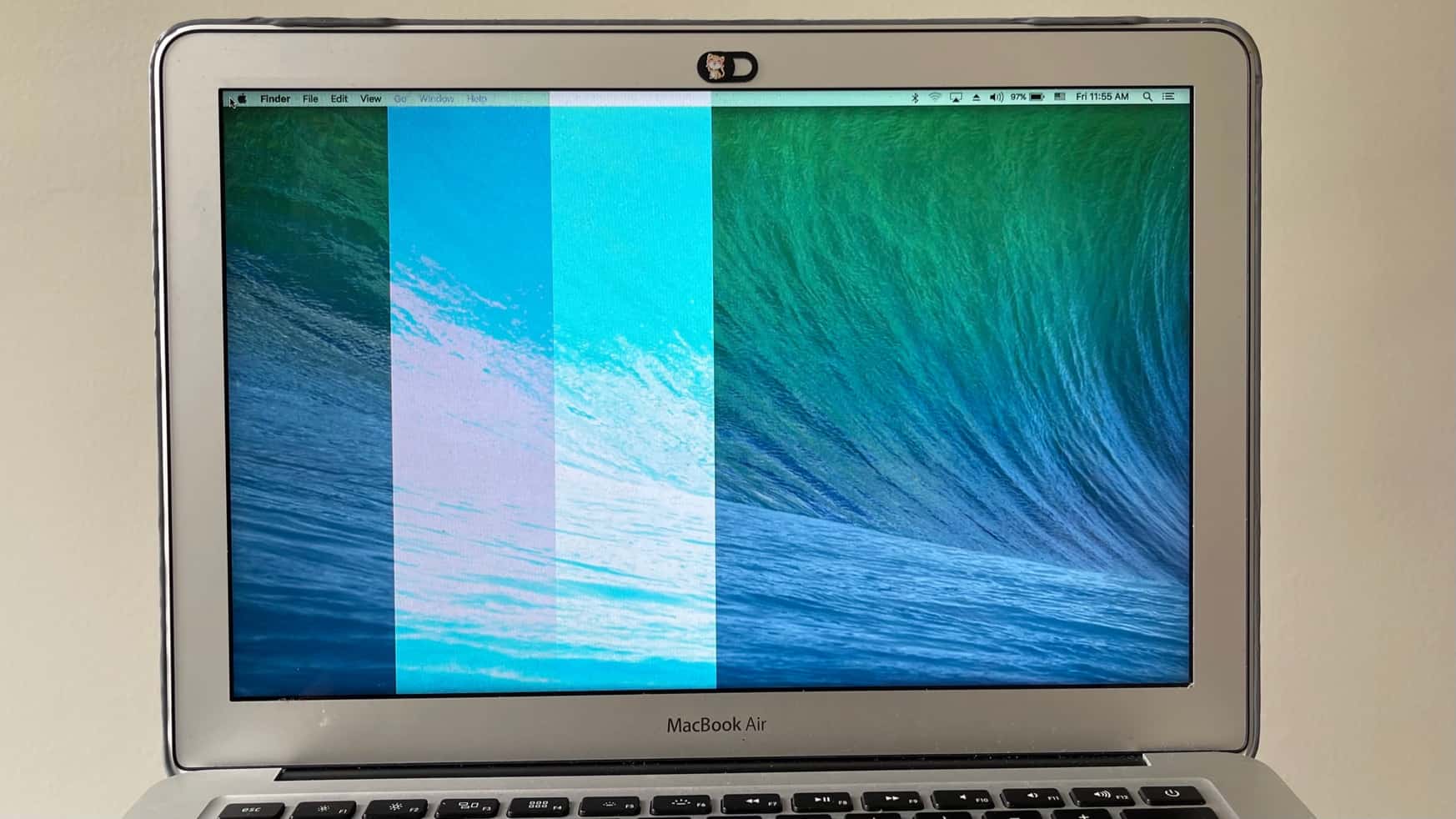 macbook screen cracked for no reason a