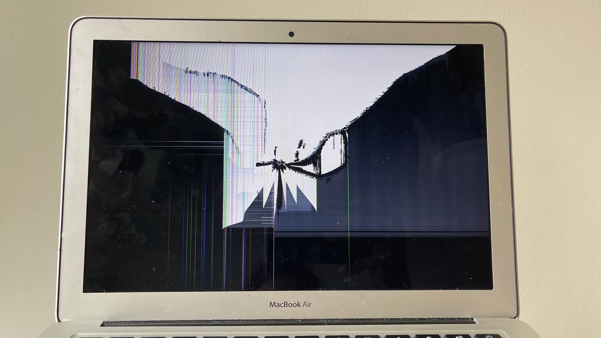 13 Inch 2017 MacBook Air with Cracked Screen