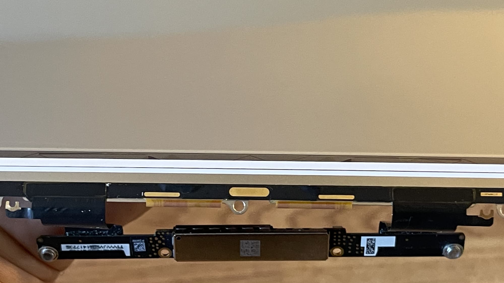 MacBook Air A2337 Screen Crack Repaired 3 MacBook Air A2337 Screen Closeup