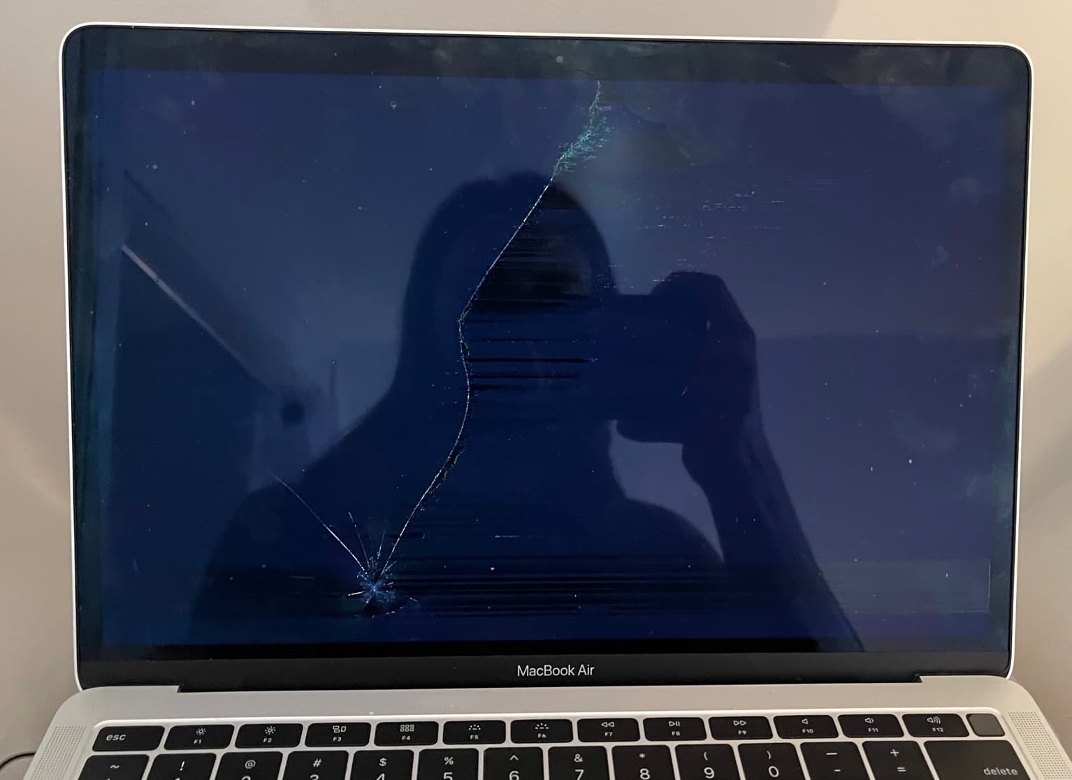 A2179 Cracked MacBook Air 1