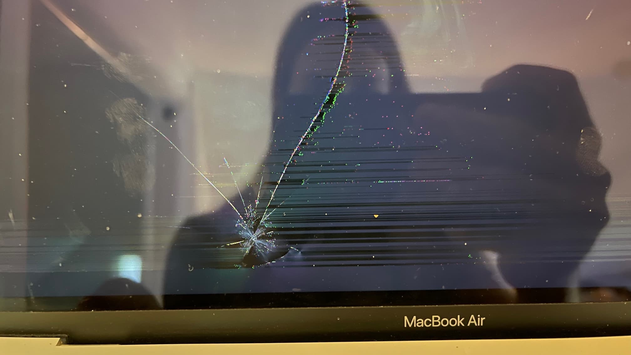 MacBook Air A2179 Cracked LCD panel closeup