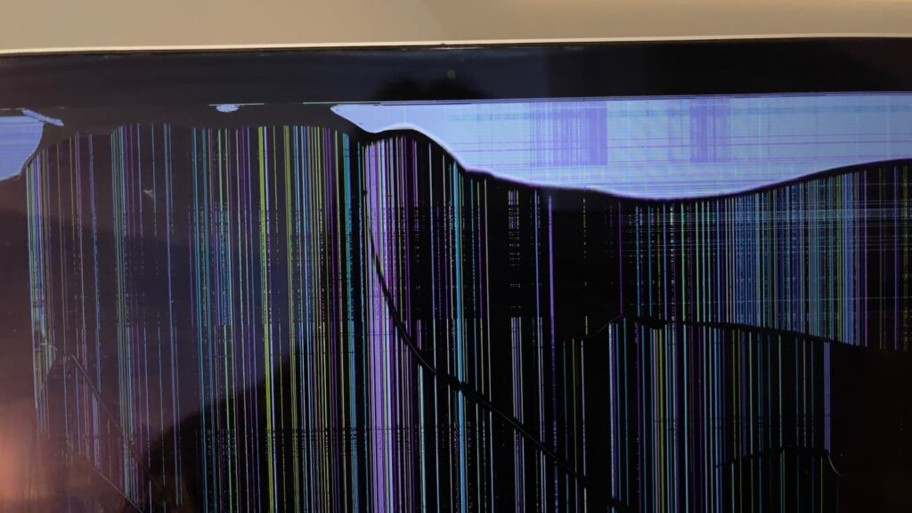 Lines on cracked screen MacBook Air