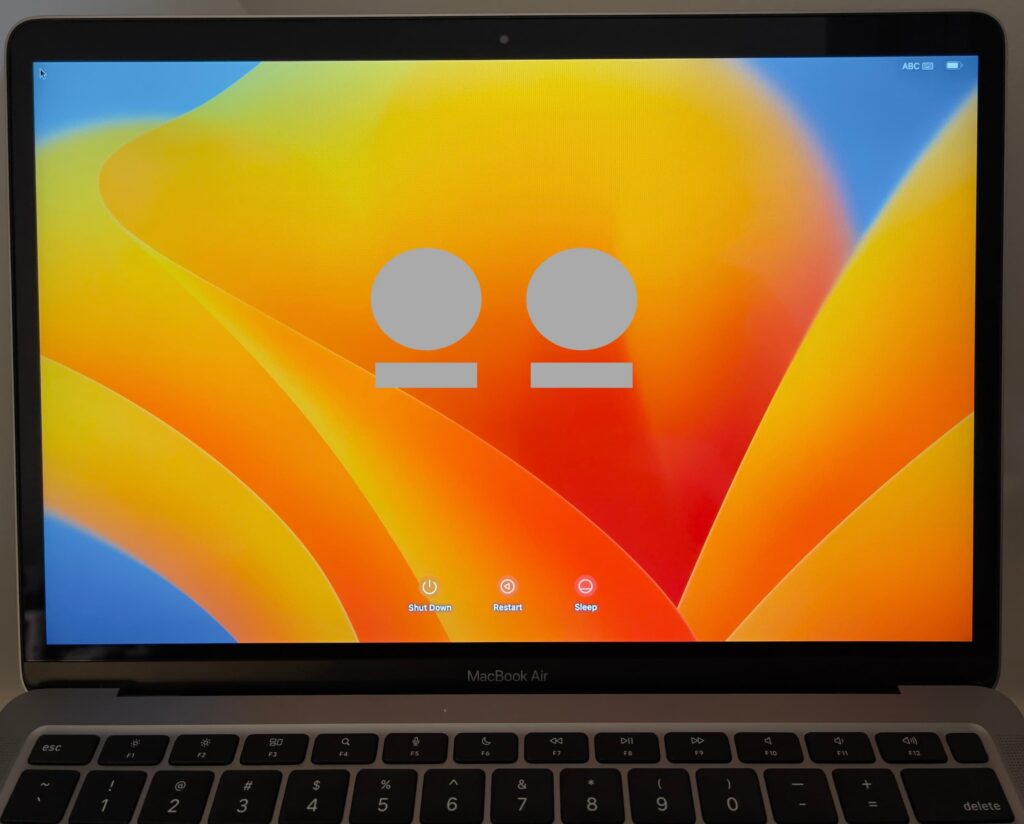 Top has lines, bottom is blank - M1 MacBook Air 3 Repaired A2337